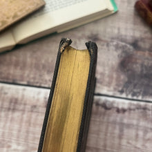 Load image into Gallery viewer, 1858 Le Langage des Fleurs 19th Century Illustrated Book