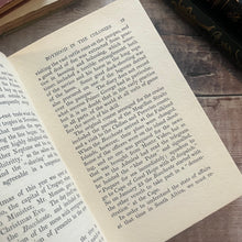 Load image into Gallery viewer, 1911 George V King and Emperor Pictorial Binding Book