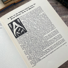 Load image into Gallery viewer, 1972 Le Morte D'Arthur by Sir Thomas Malory; Illustrated by Aubrey Beardsley