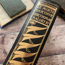 Load image into Gallery viewer, 1972 Le Morte D'Arthur by Sir Thomas Malory; Illustrated by Aubrey Beardsley