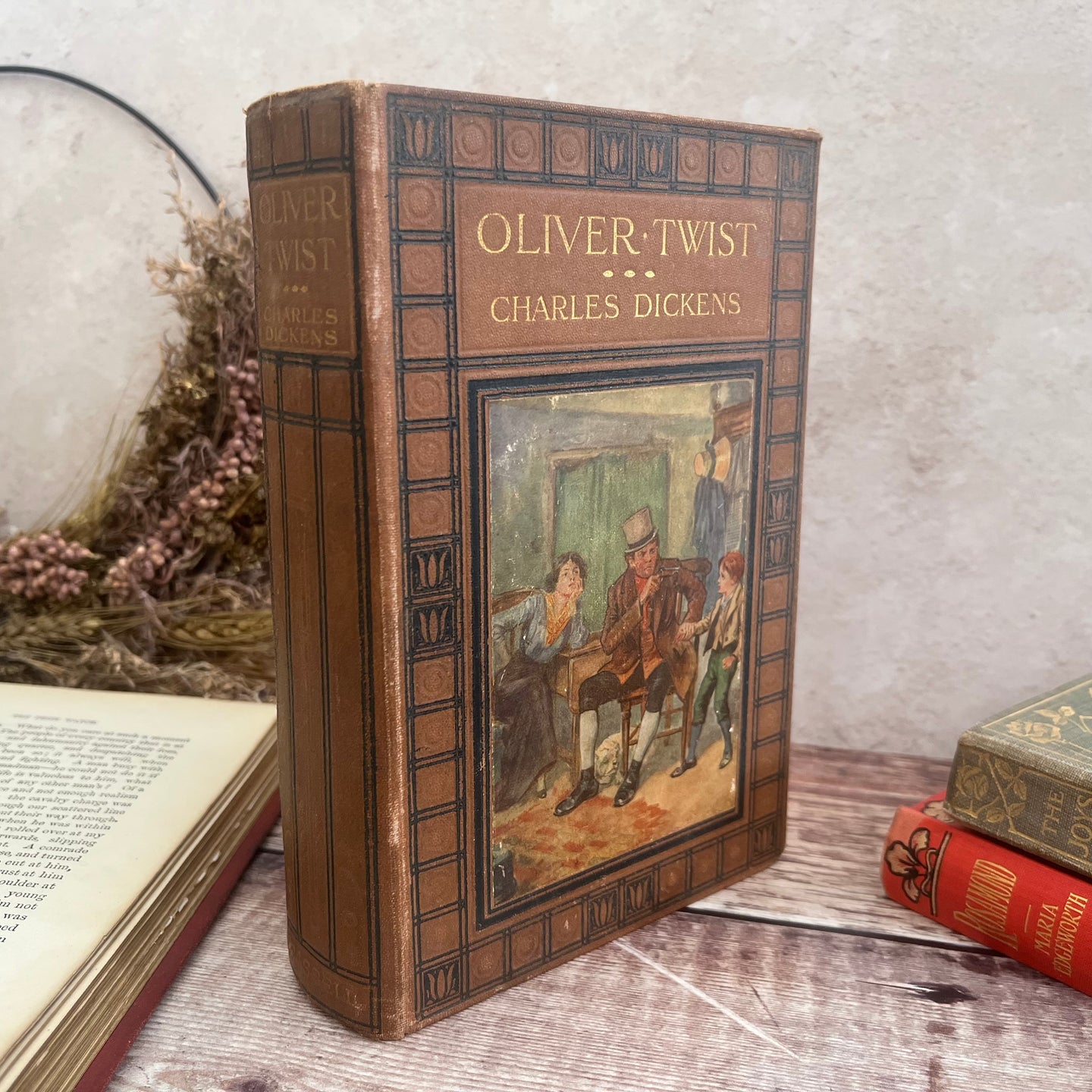 Oliver Twist by Charles Dickens Beautiful Antique Binding Illustrated Book