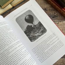 Load image into Gallery viewer, 2006 Jules Verne Book; Cinq Semaines en Ballon Stunning Binding
