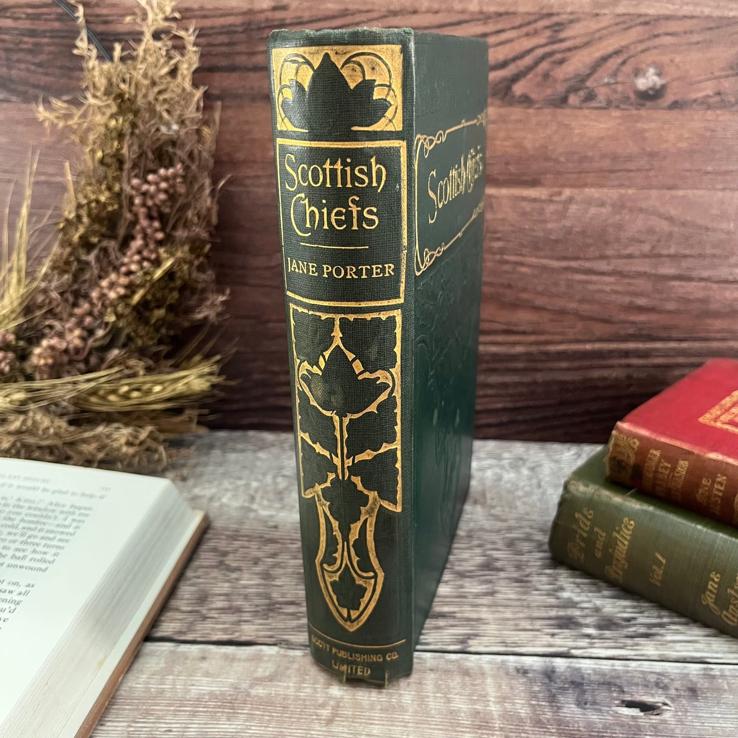 Scottish Chiefs by Jane Porter Beautiful Antique Book with Art Nouveau Decoration
