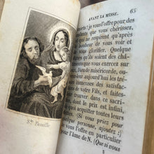 Load image into Gallery viewer, Petit Paroissien Beautiful Little French Velvet Missal with ornate metal clasp
