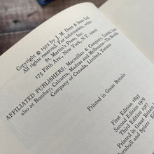 Load image into Gallery viewer, 1972 Le Morte D'Arthur by Sir Thomas Malory; Illustrated by Aubrey Beardsley
