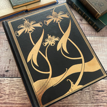 Load image into Gallery viewer, 1972 Le Morte D'Arthur by Sir Thomas Malory; Illustrated by Aubrey Beardsley
