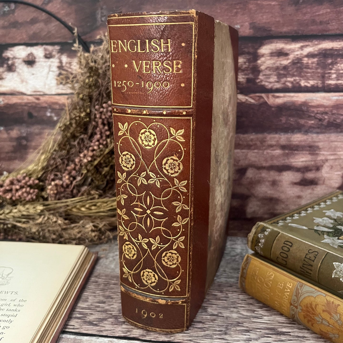 1902 English Verse from 1250 to 1900 Half Leather Fine Binding with Floral Gilt