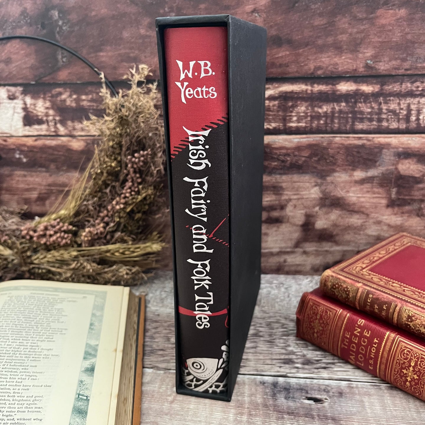 2007 Irish Fairy and Folk Tales by WB Yeats Folio Society with Slipcase Illustrated Book